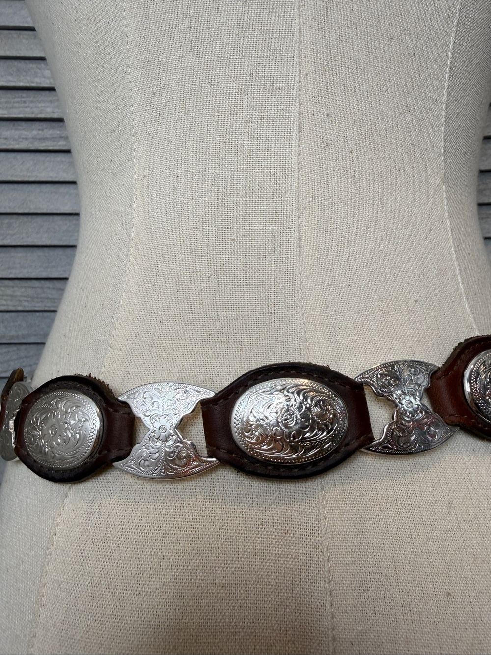 Vintage 1996 Tony Lama Genuine Leather Western Concho Belt – Size 32 - Picture 6 of 15